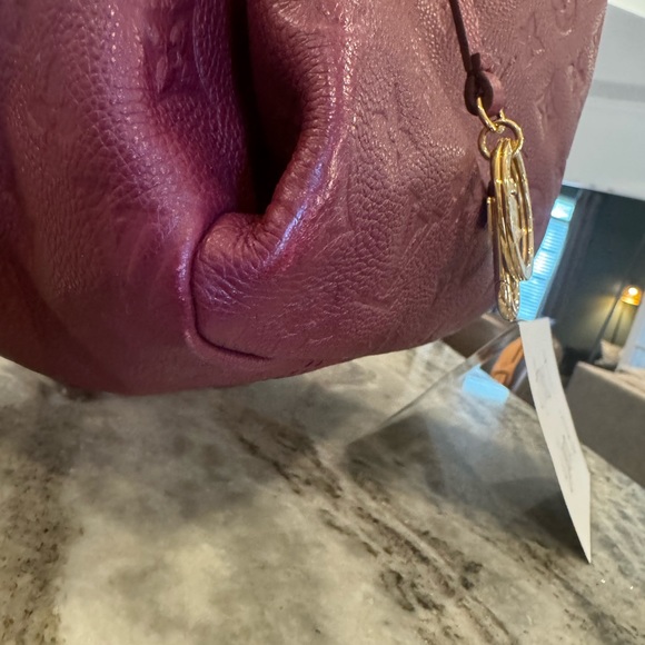 SOLD!! 💗♥️ Louis Vuitton Artsy Empreinte Burgundy EXCELLENT CONDITION ♥️💗 - Picture 10 of 11